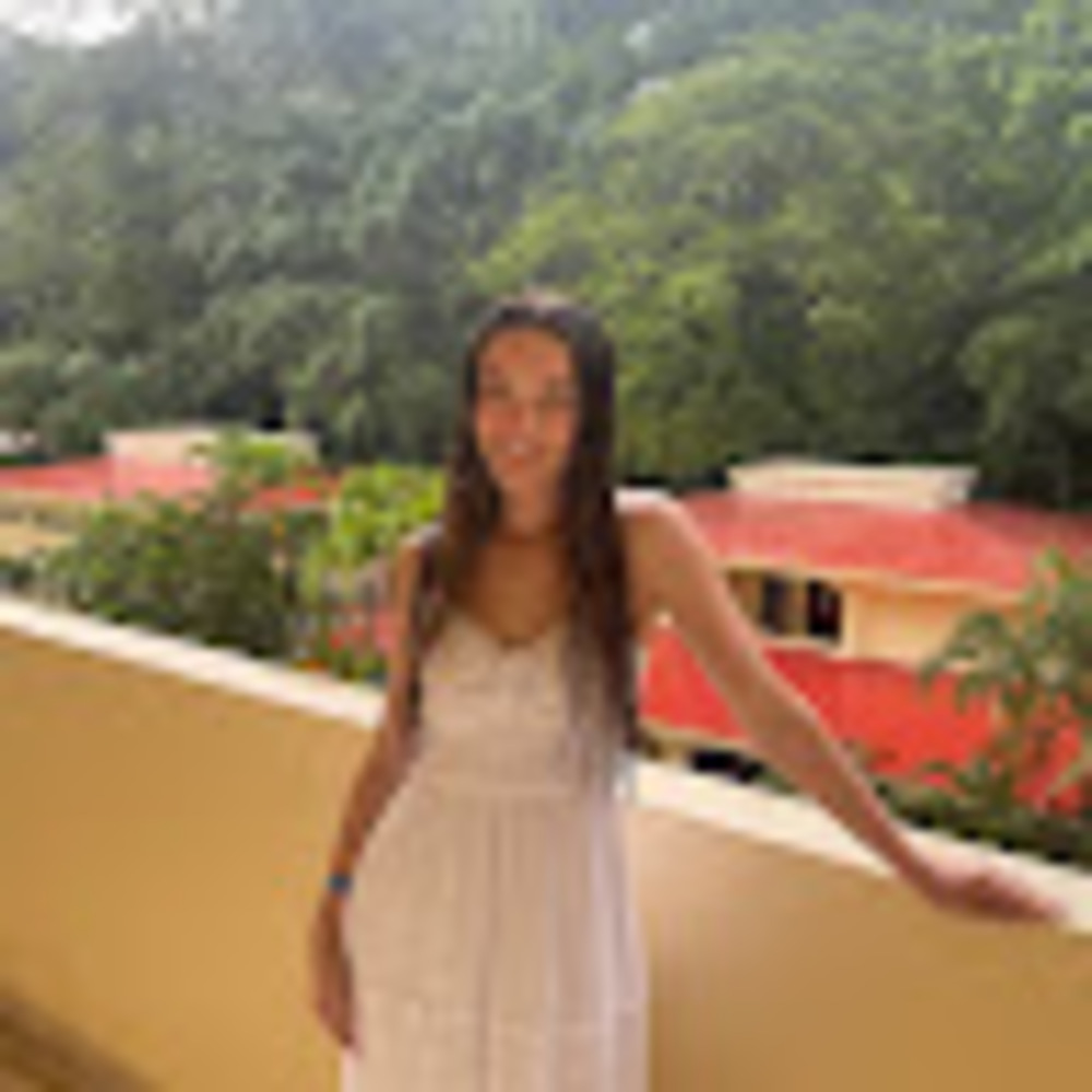Meet your Posher, Emily